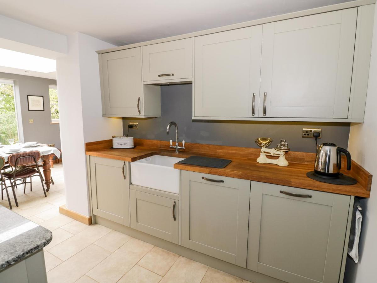 Rosemead Villa Moreton-in-Marsh Bagian luar foto