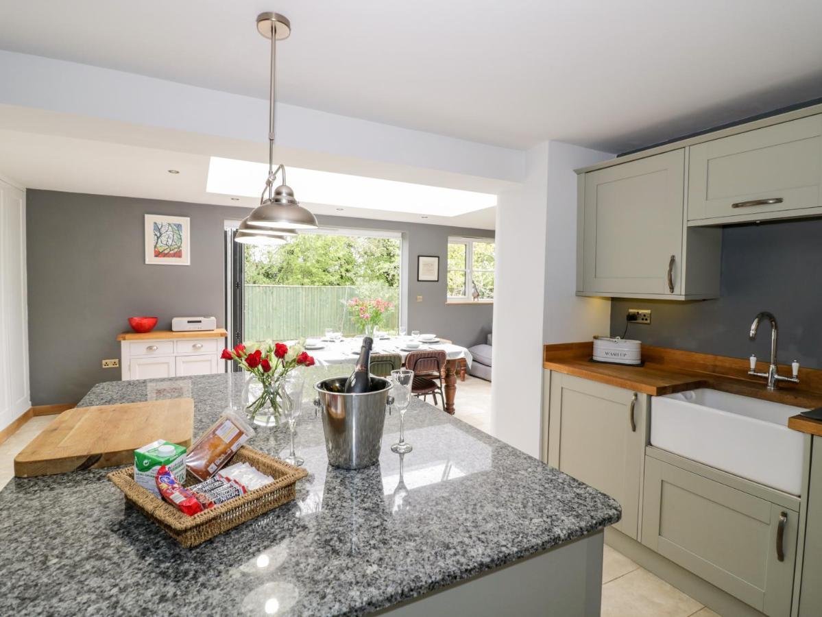 Rosemead Villa Moreton-in-Marsh Bagian luar foto