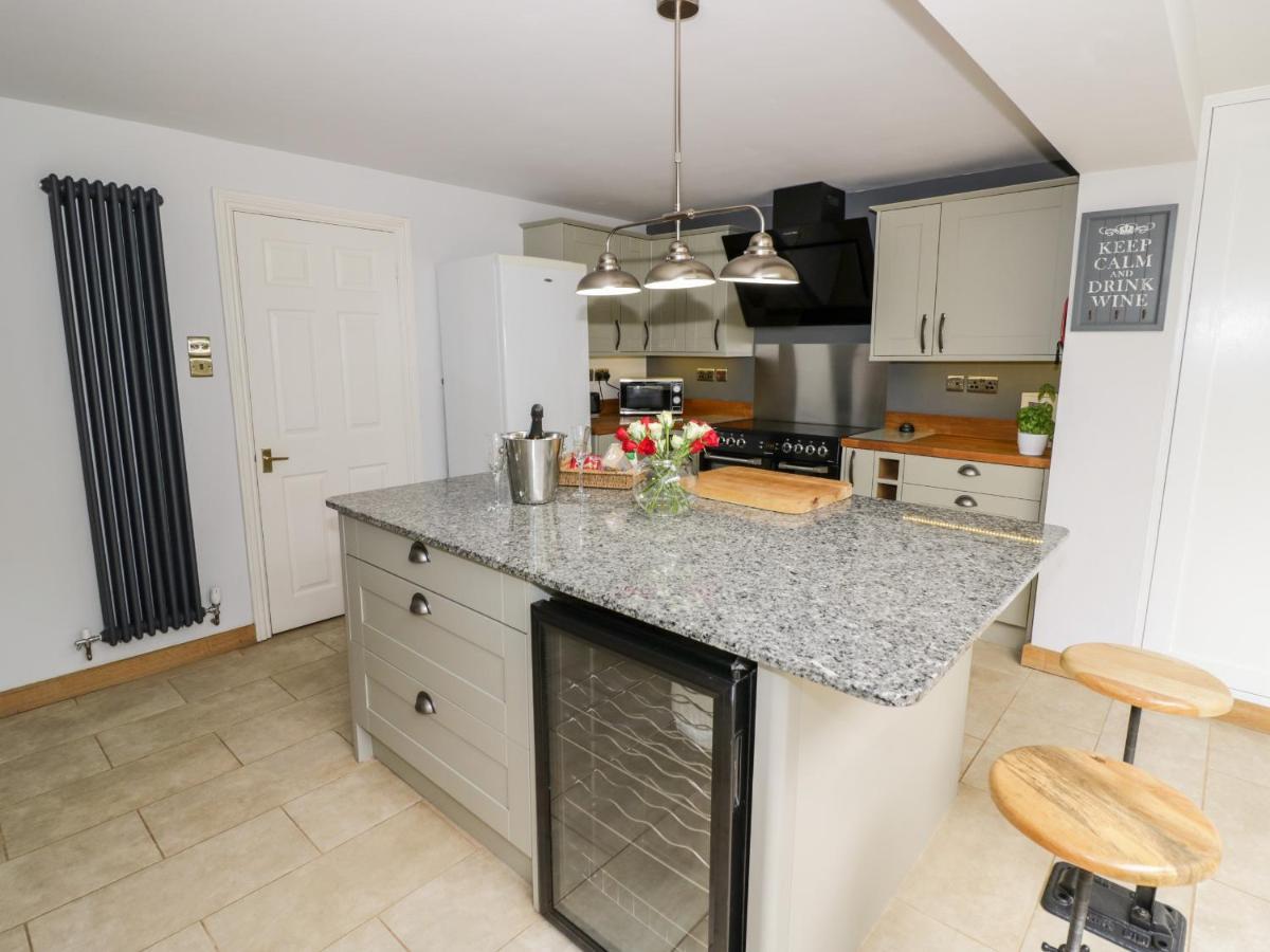 Rosemead Villa Moreton-in-Marsh Bagian luar foto
